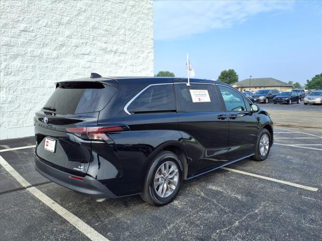 2024 Toyota Sienna LE 8-Passenger