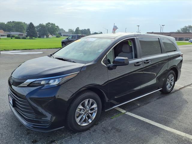 2024 Toyota Sienna LE 8-Passenger