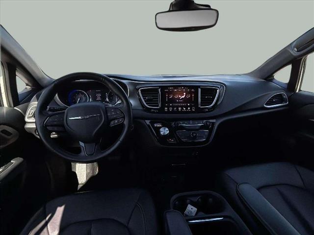 2020 Chrysler Pacifica Launch Edition - Photo 17