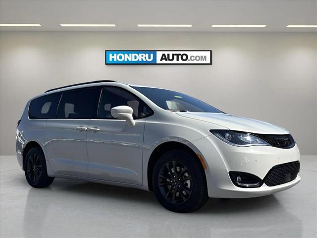 2020 Chrysler Pacifica Launch Edition - Photo 2
