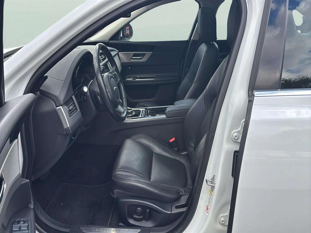 2017 Jaguar XF 20d Prestige 2017 Jaguar XF 20d Prestige