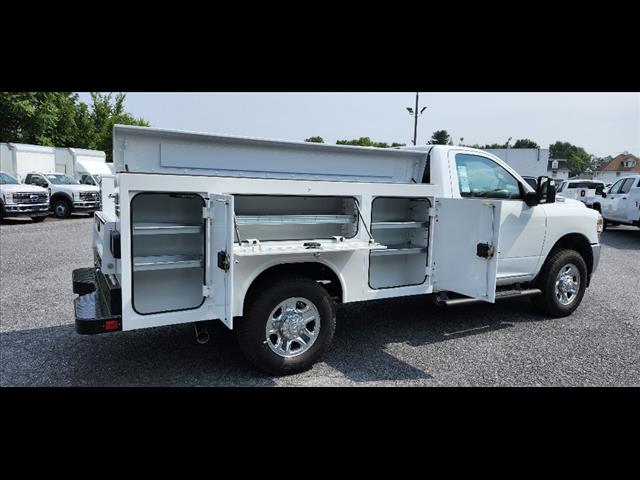 2024 RAM Ram 3500 Chassis Cab RAM 3500 TRADESMAN CHASSIS REGULAR CAB 4X4 60 CA