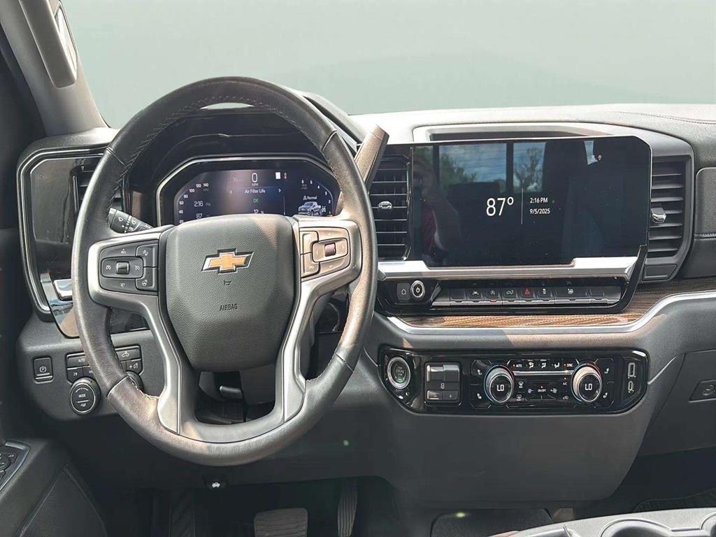 2022 Chevrolet Silverado 1500 4WD Crew Cab Standard Bed LT
