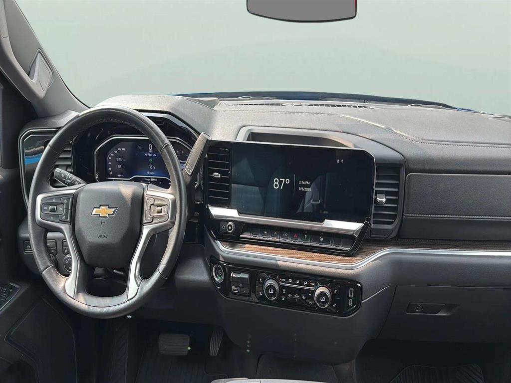 2022 Chevrolet Silverado 1500 4WD Crew Cab Standard Bed LT