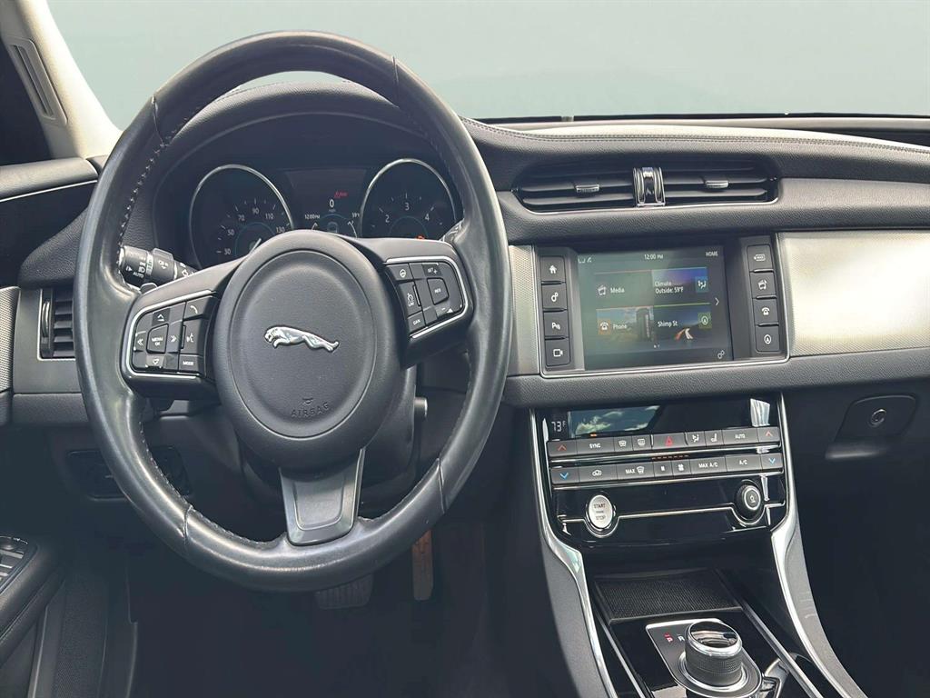 2017 Jaguar XF 20d Prestige 2017 Jaguar XF 20d Prestige