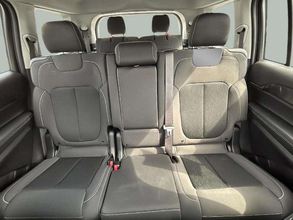 2021 Jeep Grand Cherokee L Laredo 4x4