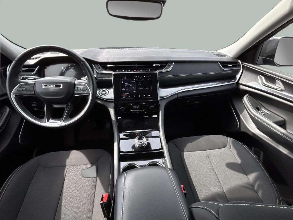 2021 Jeep Grand Cherokee L Laredo 4x4