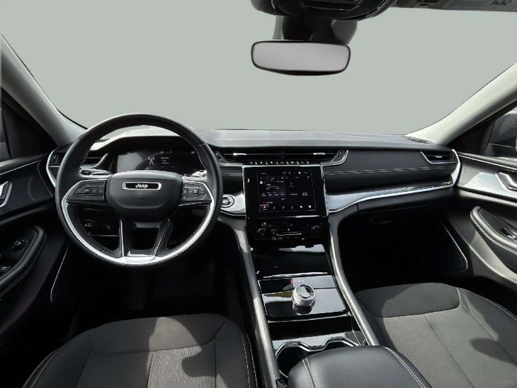 2021 Jeep Grand Cherokee L Laredo 4x4