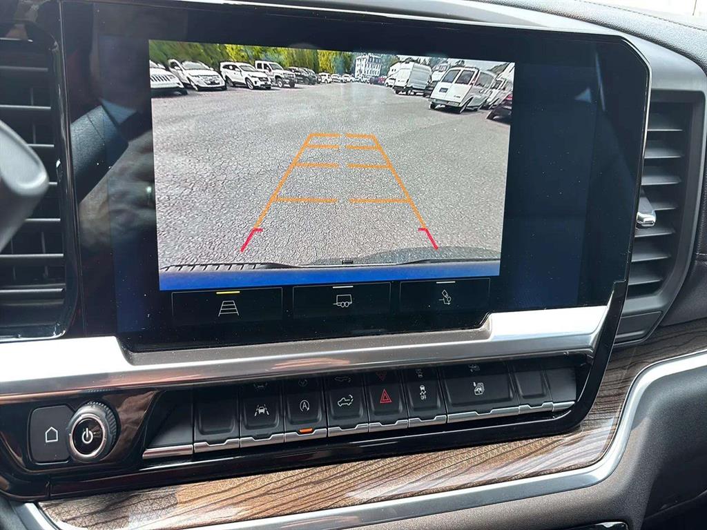 2022 Chevrolet Silverado 1500 4WD Crew Cab Standard Bed LT