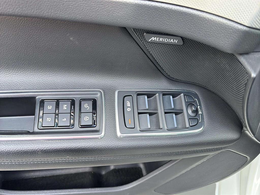 2017 Jaguar XF 20d Prestige 2017 Jaguar XF 20d Prestige