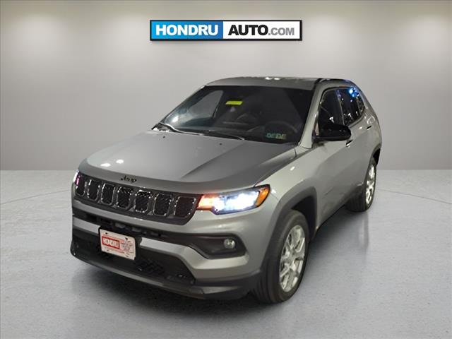 2023 Jeep Compass Latitude Lux FWD