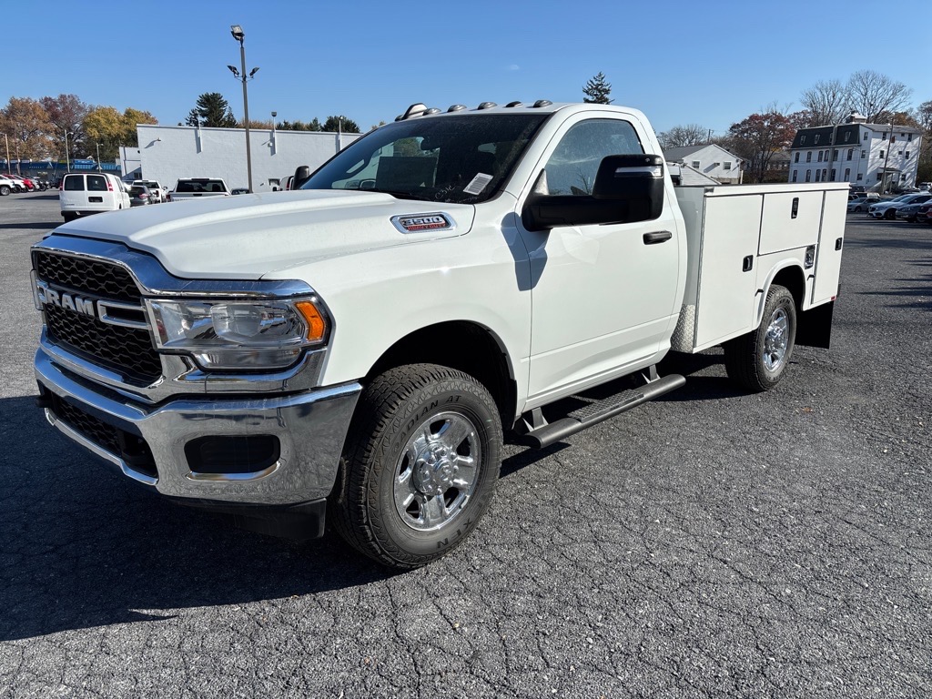 2024 RAM Ram 3500 Chassis Cab RAM 3500 TRADESMAN CHASSIS REGULAR CAB 4X4 60 CA