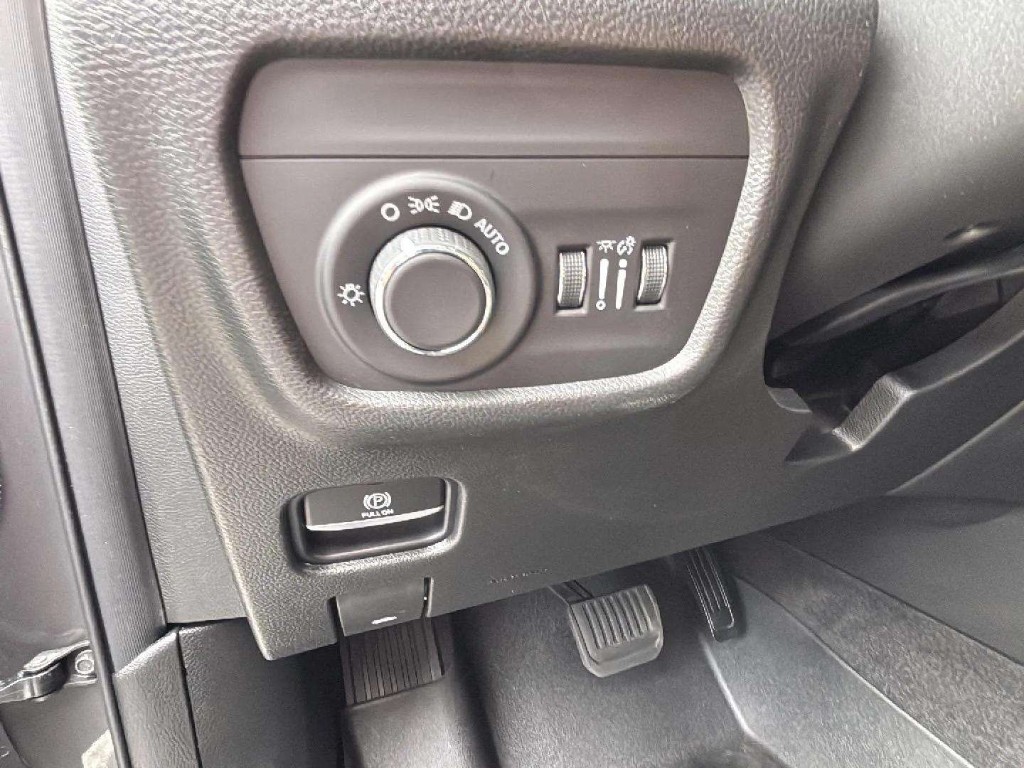 2021 Jeep Grand Cherokee L Laredo 4x4