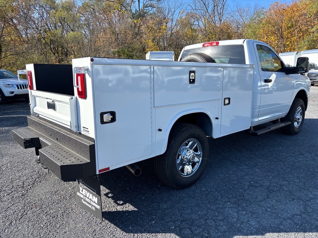 2024 RAM Ram 3500 Chassis Cab RAM 3500 TRADESMAN CHASSIS REGULAR CAB 4X4 60 CA