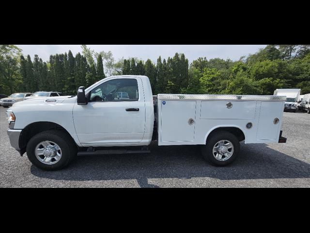 2024 RAM Ram 3500 Chassis Cab RAM 3500 TRADESMAN CHASSIS REGULAR CAB 4X4 60 CA