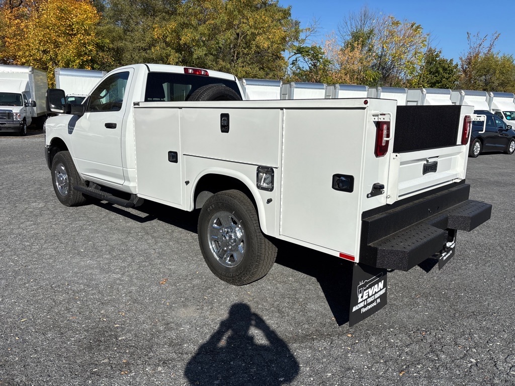 2024 RAM Ram 3500 Chassis Cab RAM 3500 TRADESMAN CHASSIS REGULAR CAB 4X4 60 CA