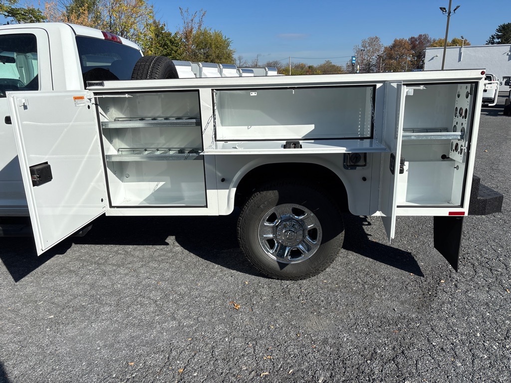 2024 RAM Ram 3500 Chassis Cab RAM 3500 TRADESMAN CHASSIS REGULAR CAB 4X4 60 CA
