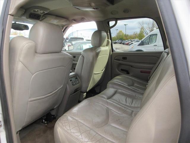 2004 Chevrolet Tahoe Base