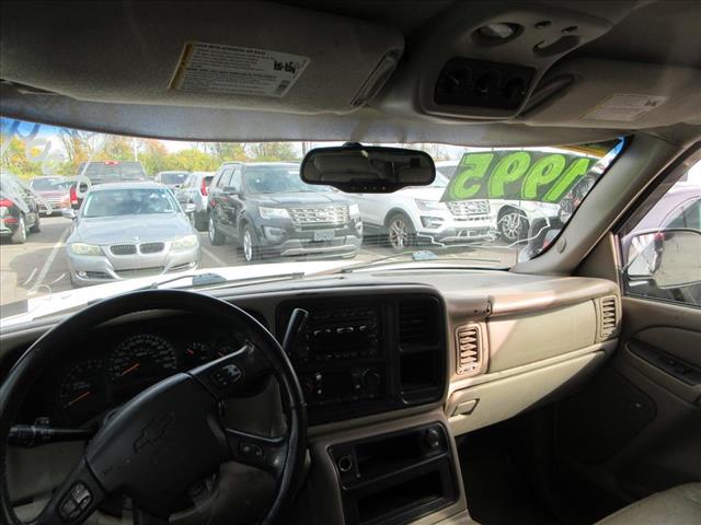 2004 Chevrolet Tahoe Base