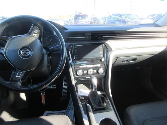 2020 Volkswagen Passat R-Line