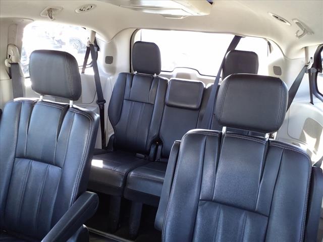 2015 Chrysler Town and Country LX