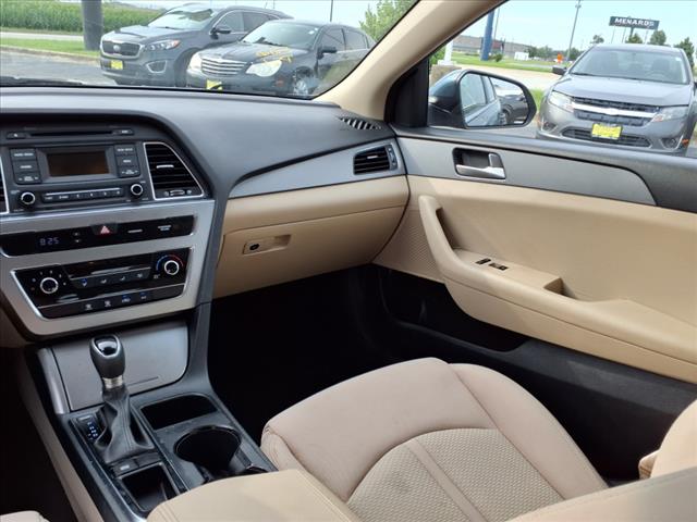 2017 Hyundai SONATA SE