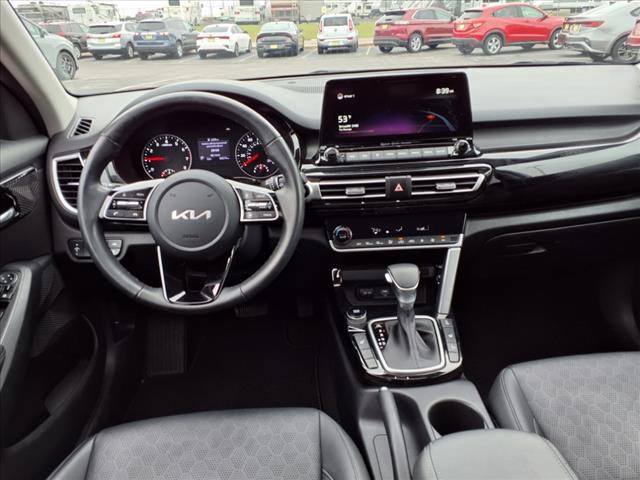 2022 Kia Seltos EX