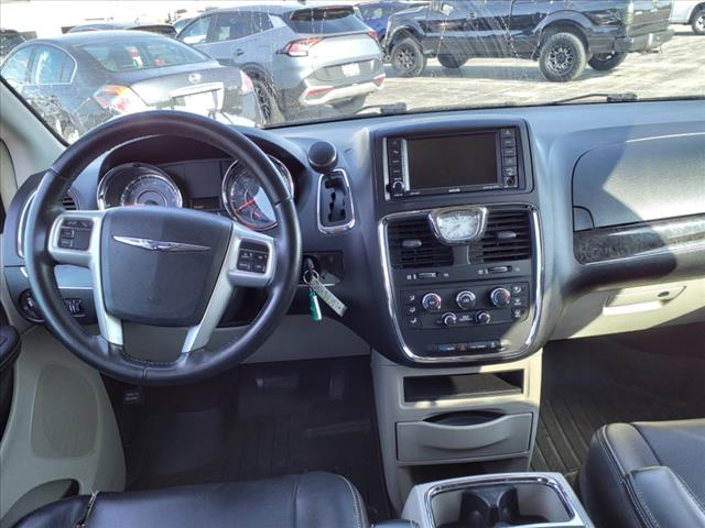 2015 Chrysler Town and Country LX