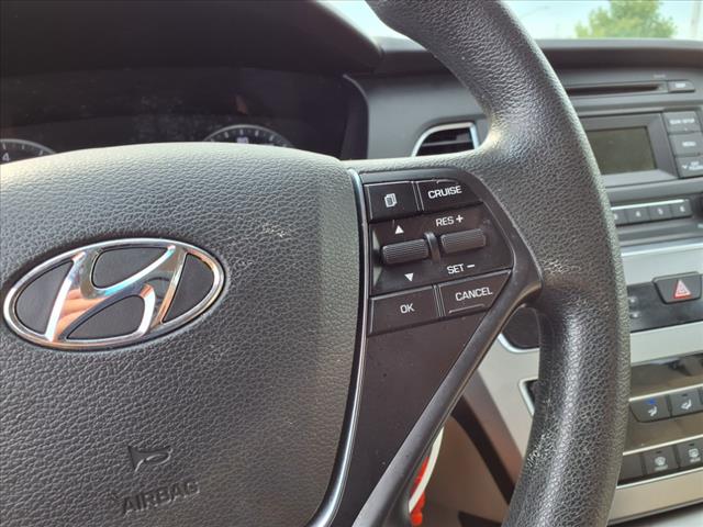 2017 Hyundai SONATA SE