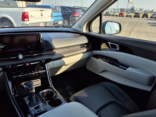 2023 Kia Carnival EX