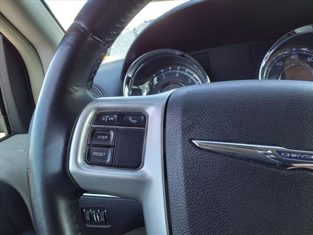 2015 Chrysler Town and Country LX
