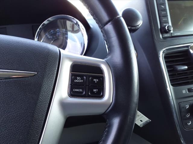 2015 Chrysler Town and Country LX