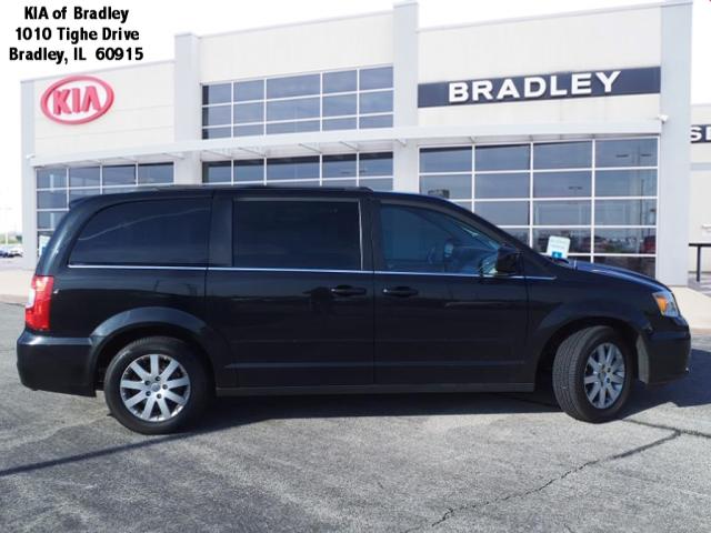 2015 Chrysler Town and Country LX