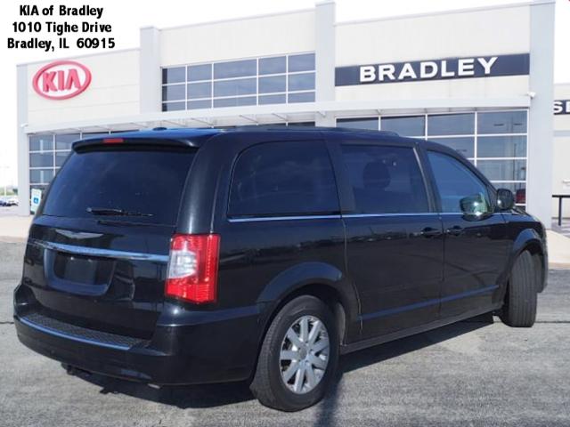 2015 Chrysler Town and Country LX