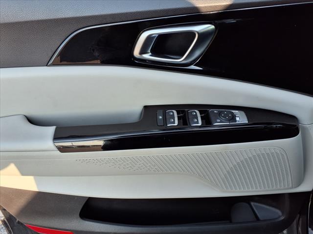 2023 Kia Carnival EX