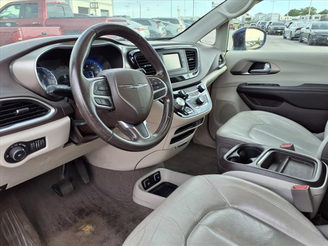 2017 Chrysler Pacifica Touring-L