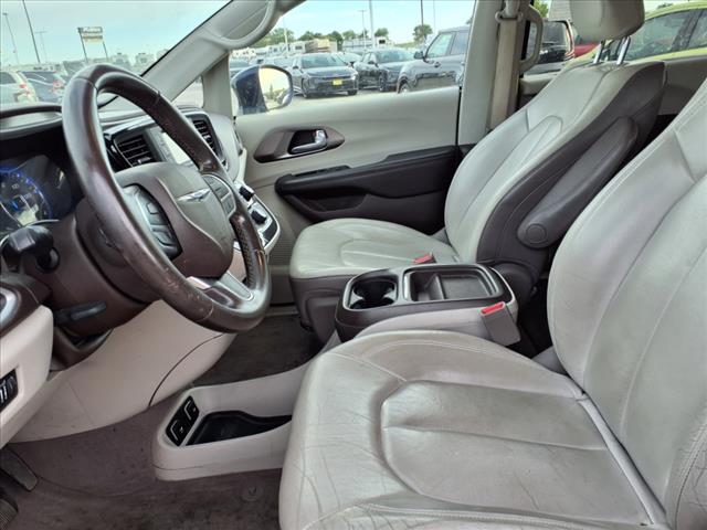 2017 Chrysler Pacifica Touring-L