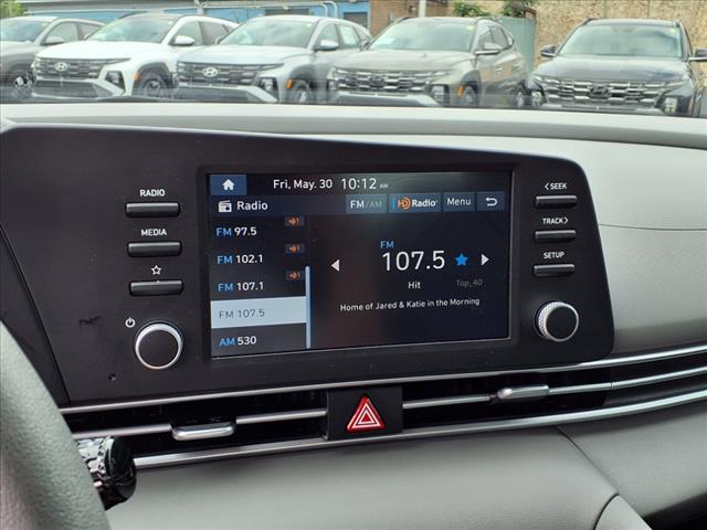 2024 Hyundai ELANTRA SE