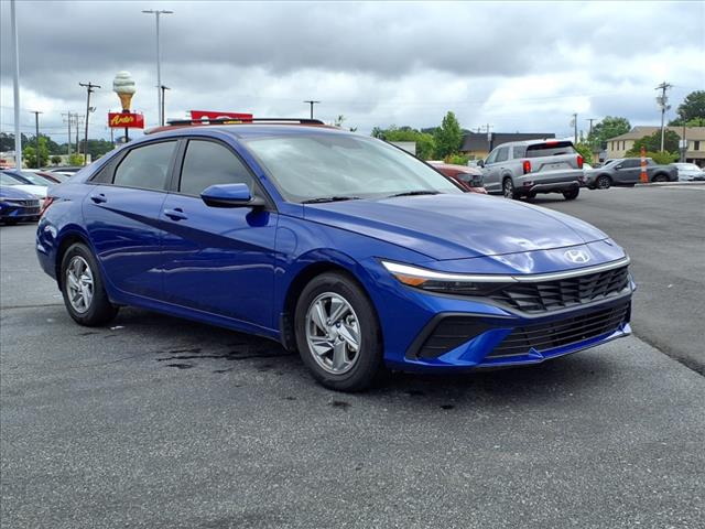 2024 Hyundai ELANTRA SE