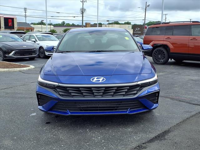 2024 Hyundai ELANTRA SE