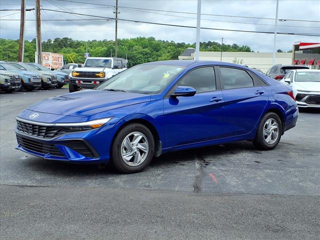 2024 Hyundai ELANTRA SE