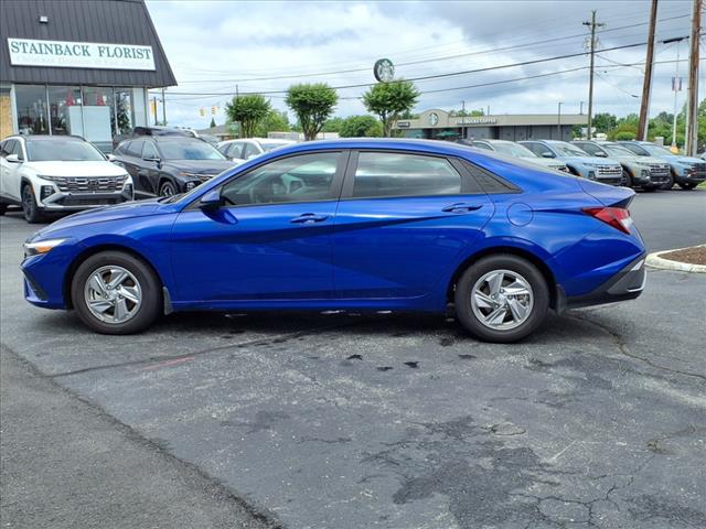 2024 Hyundai ELANTRA SE