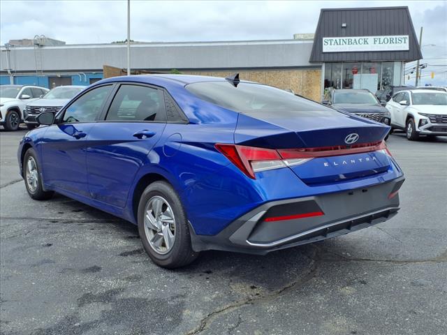 2024 Hyundai ELANTRA SE