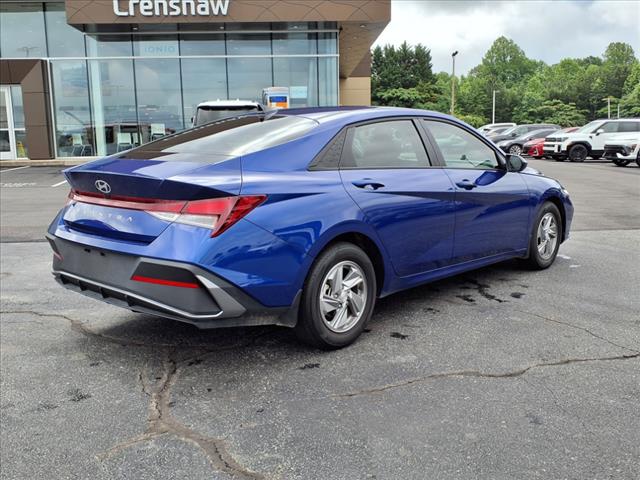 2024 Hyundai ELANTRA SE