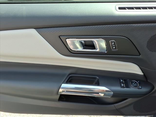 2025 Ford Mustang EcoBoost Premium - Photo 10