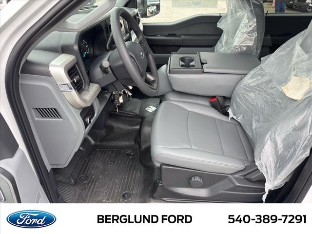 2025 Ford F-350 Super Duty XL - Photo 10