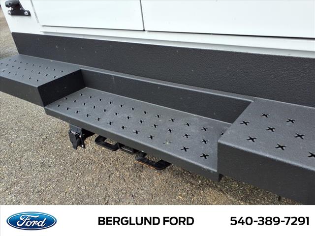 2025 Ford E-Series Base - Photo 10