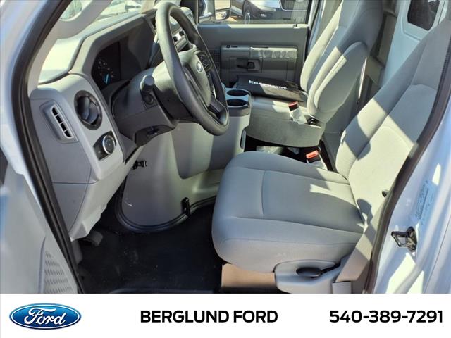 2025 Ford E-Series Base - Photo 10