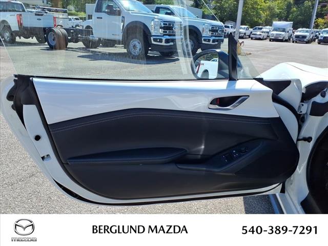 2025 Mazda MX-5 Miata RF Club - Photo 10