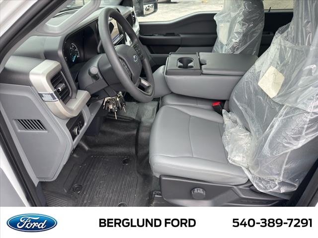 2025 Ford F-350 Super Duty XL - Photo 11